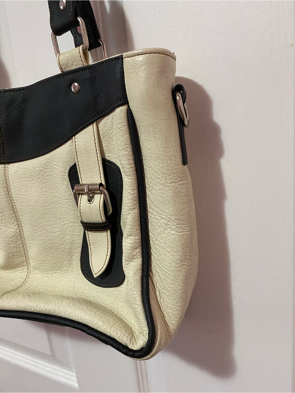 Vintage RARE Women’s Bag Cream and Black Leather Bag - Picture 8 of 13